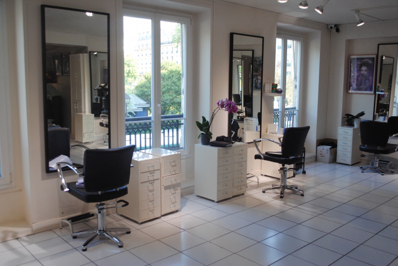 coiffure-POURRIERES-min_floor-home-office-property-living-room-room-781228-pxhere.com